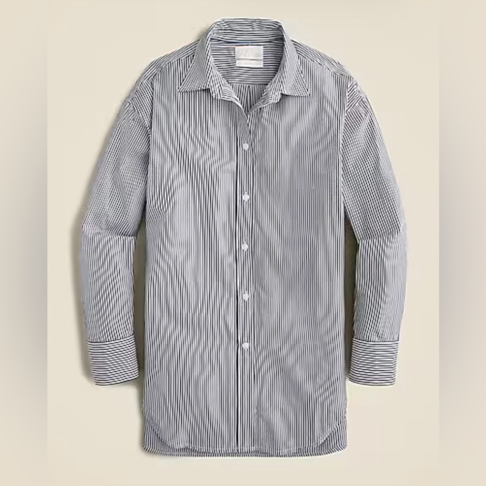 Relaxed-fit crisp cotton poplin shirt in navy stripe 12